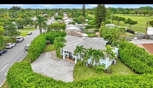 Spacious 5Bdrm, 3Bath Ideal for Families & Groups! in West Palm Beach