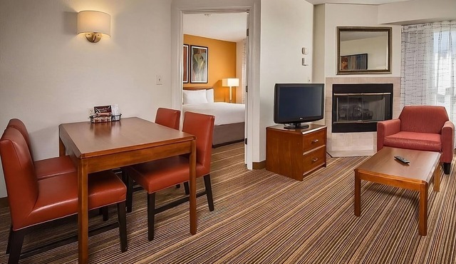 Spacious Accommodation in Charleston! W/Private Kitchenette! Pets are Welcome! in Charleston
