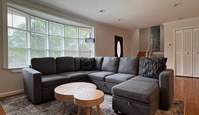 Spacious Annandale Gem - Near DC in Annandale