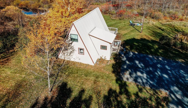 Spacious Modern A-Frame w/Private Pond, Expansive Outdoors / Skiing / hiking! in Stamford