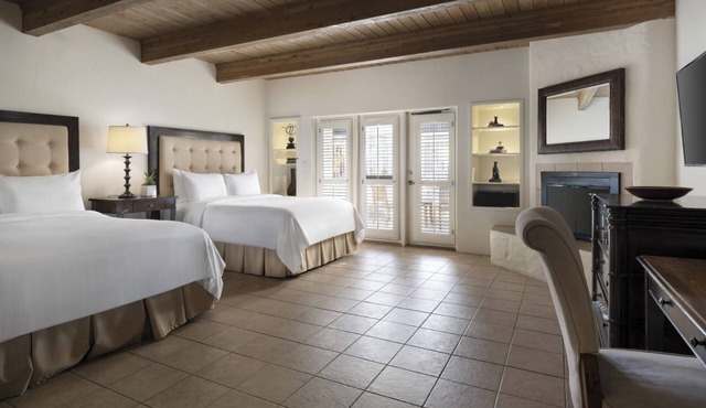 Spacious Poolside Room in Elegant Desert Resort! 5 Pools & Hot Tub Fun in Borrego Springs