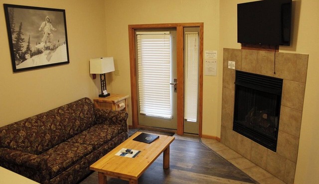 Spacious Room Steps from Timber Stone Golf Course - Relaxing Getaway in Iron Mountain