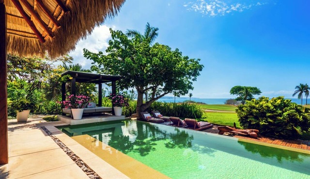 SPECTACULAR 5* Luxury OCEANFRONT Villa,7* staff, 6 Bed 7b at 4 Seasons