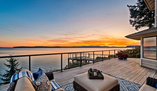 Spectacular Beach Front House in Tulalip