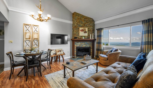 SPECTACULAR VIEWS⭐️FastWiFi/HotTub/Sauna/Seasonal Pool/3.5 miles to Gatlinburg in Gatlinburg