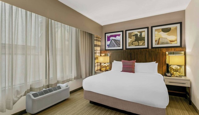 Steps from Inner Harbor! Stylish Stay Near Baltimore Museum of Art in Baltimore