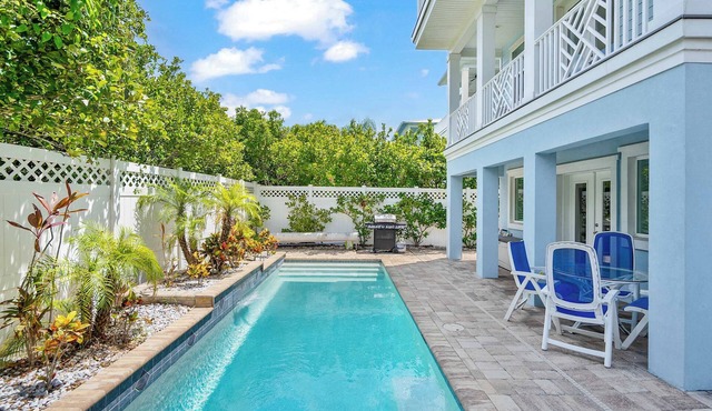 Steps to Beach, Heated Pool, Elevator, Game Room in St. Augustine Beach