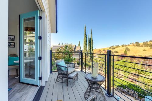 Steps to Sutter Creek: Chic Wine Country Cottage in Sutter Creek