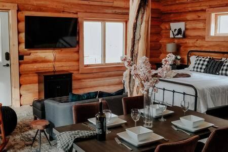 Studio apartment at Sugarloaf Log House in Dickerson