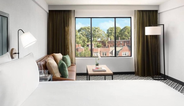 Studio Suite at Arcadian Hotel! Close to The Museum of Fine Arts, Boston in Brookline