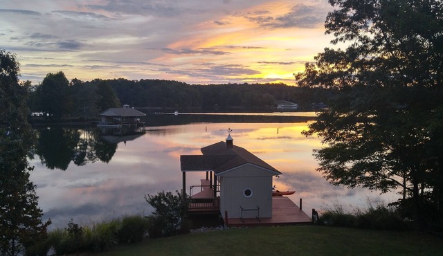Summer Lane NO WAKE Cove/FLAT Lot/FirePit/Boats/Hot Tub/Gamerm/Cabana/Generator in Huddleston