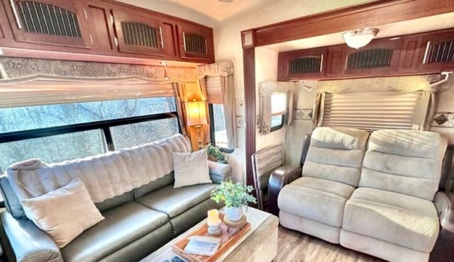 Sunset Glamper , Inground Pool, Pet Friendly in Barnhart
