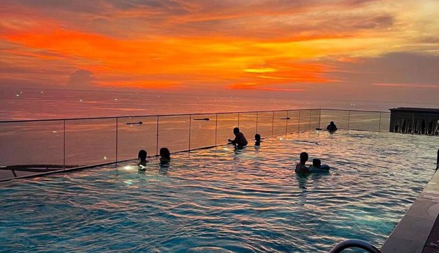 Sunset Town 1 Bedroom Apartment Phu Quoc 300m to Beach