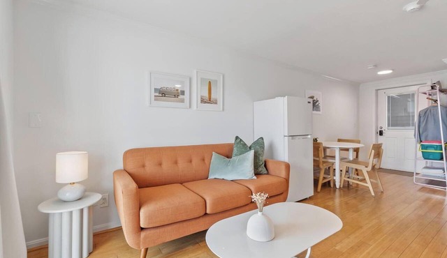 Surfside- Boutique Studio Condo w/Pool in Hampton