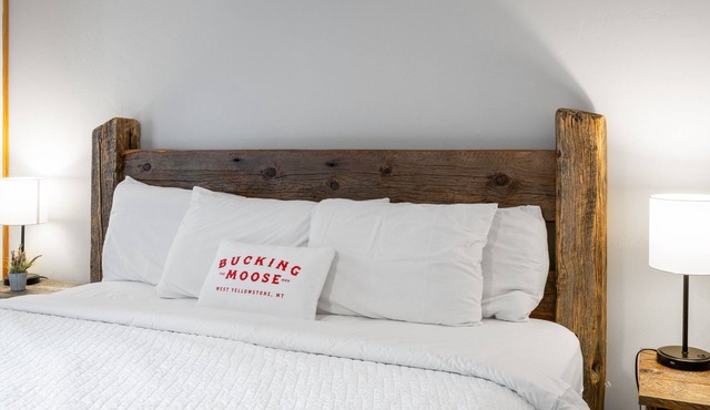 The Bucking Moose (#08) Rabbit Room King Suite in West Yellowstone, 1 min to Yellowstone! in West Yellowstone