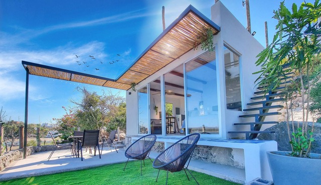 The Edge: Beautiful bungalow on the beach. Private beach in Barras de Piaxtla