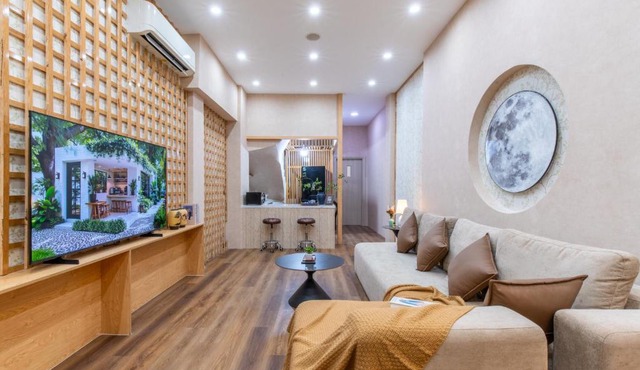 The Hidden Alley House - 5BR - District 1