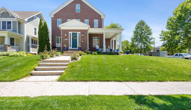 The Irish Grand<>4BR Home 0.5 Mi to ND | Sleeps 20 in South Bend