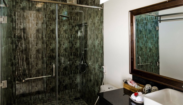 The Moon River Homestay & Villa
