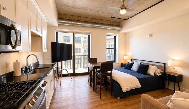 The Ruby | Boutique East Bank Studio in South Bend