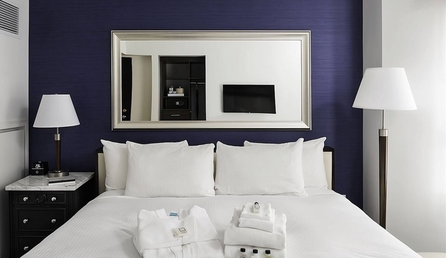 Three Units | On Site Bar | Central DC Stay | Near Capitol Hill & Monuments in Washington