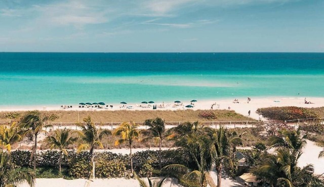 Tropical 1BR Escape | Ocean Access & Pool in Surfside
