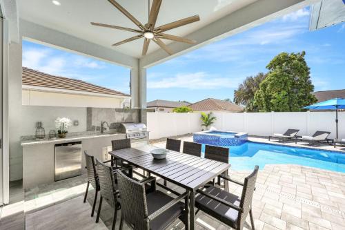 Twin Tides 2 Side-by-Side Homes w/Pools + Spas in Naples