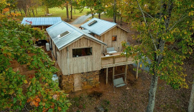 Unique Cabin | Quaint, Modern, Cozy | Near LYH in Monroe