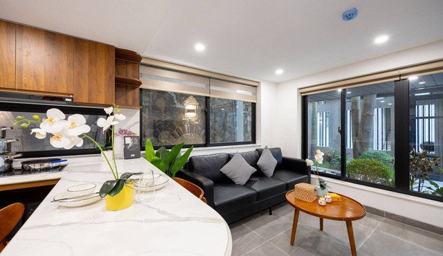 Urchin Apartment