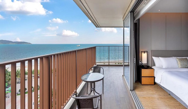 Vee Beachfront Suites - Free Airport Pickup in Da Nang