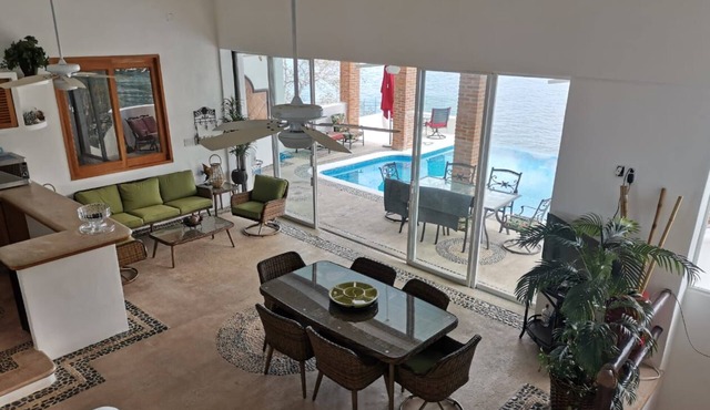 Villa la lancha on the beach