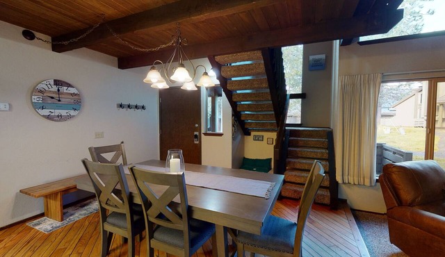 Village Lodge with Access to Exclusive Golf in Bend