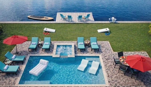 Waterfront Htd Pool, Spa, Billiards, Lanai, Canal in Delray Beach