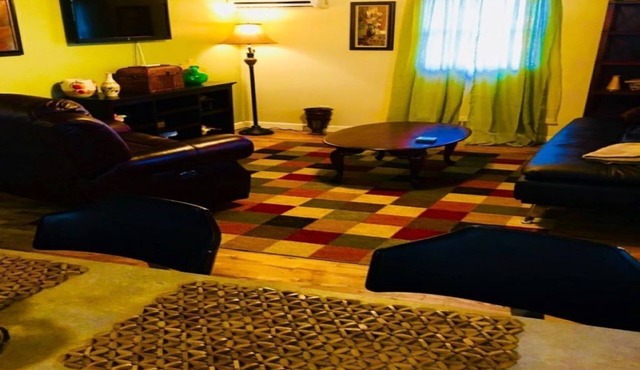 Waverly 3 Bedroom Unit in Waverly