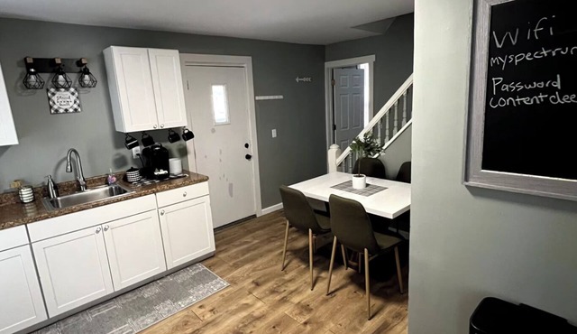 Welcome to Red and Ready! Pet Friendly. AC's in both bedrooms for comfort. in Springfield
