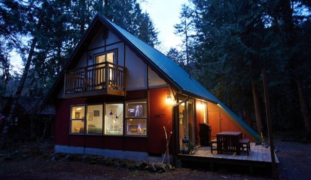 Welcoming cabin in Mt. Hood Corridor in Rhododendron