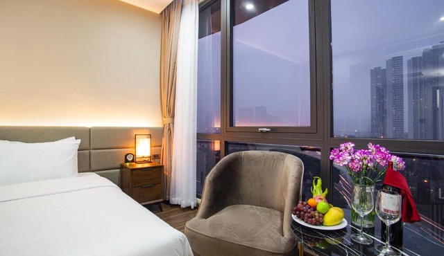 Western Skyline Hotel