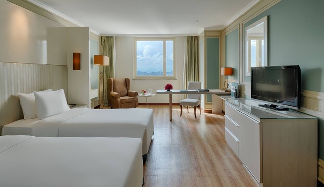Windsor Plaza Hotel