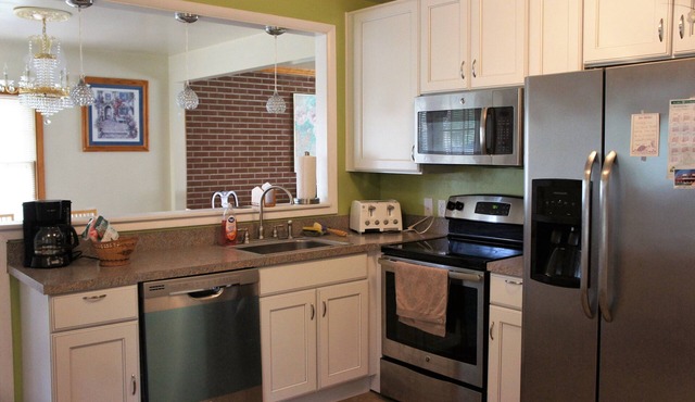 Worker's Den in Richmond - 5 bdr house 3K SF in zip 23227 in Richmond