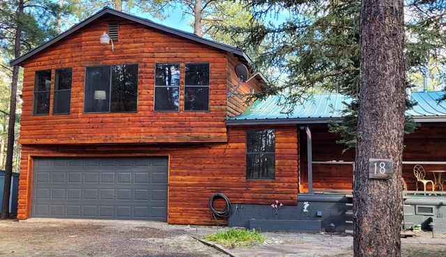 Your going to fall in love with this cabin.outstanding for family,multi families in Alpine