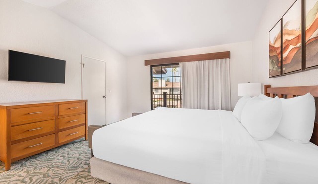 Your Home Away From Home! Close to Milagro Farm Vineyards and Winery, Fishing in Ramona