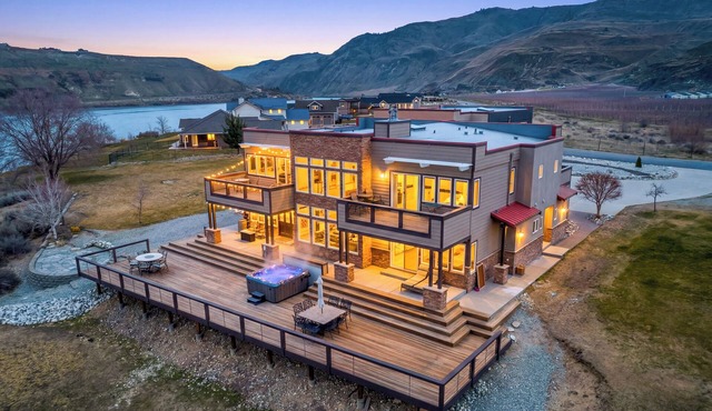 Your Private Riverfront Resort - with nearly 7,000 sq feet of living space! in Orondo