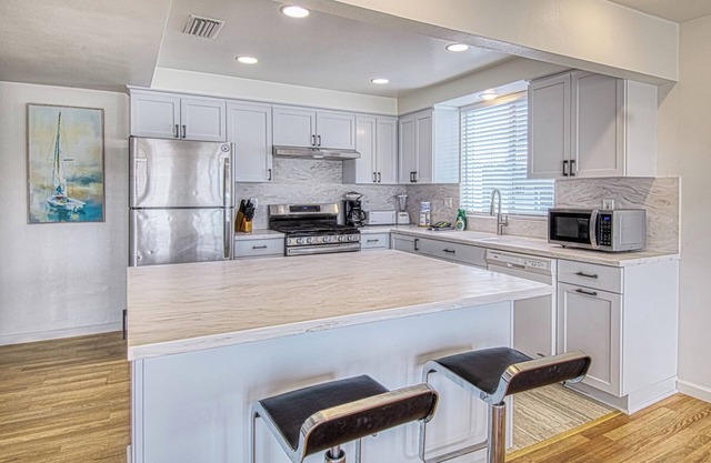 Spacious Upper unit located just two houses from the sand! in Newport Beach