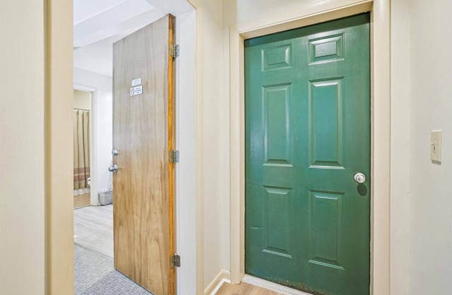 Studio Queen/Sleeper sofa with outdoor heated pool 107 in Killington