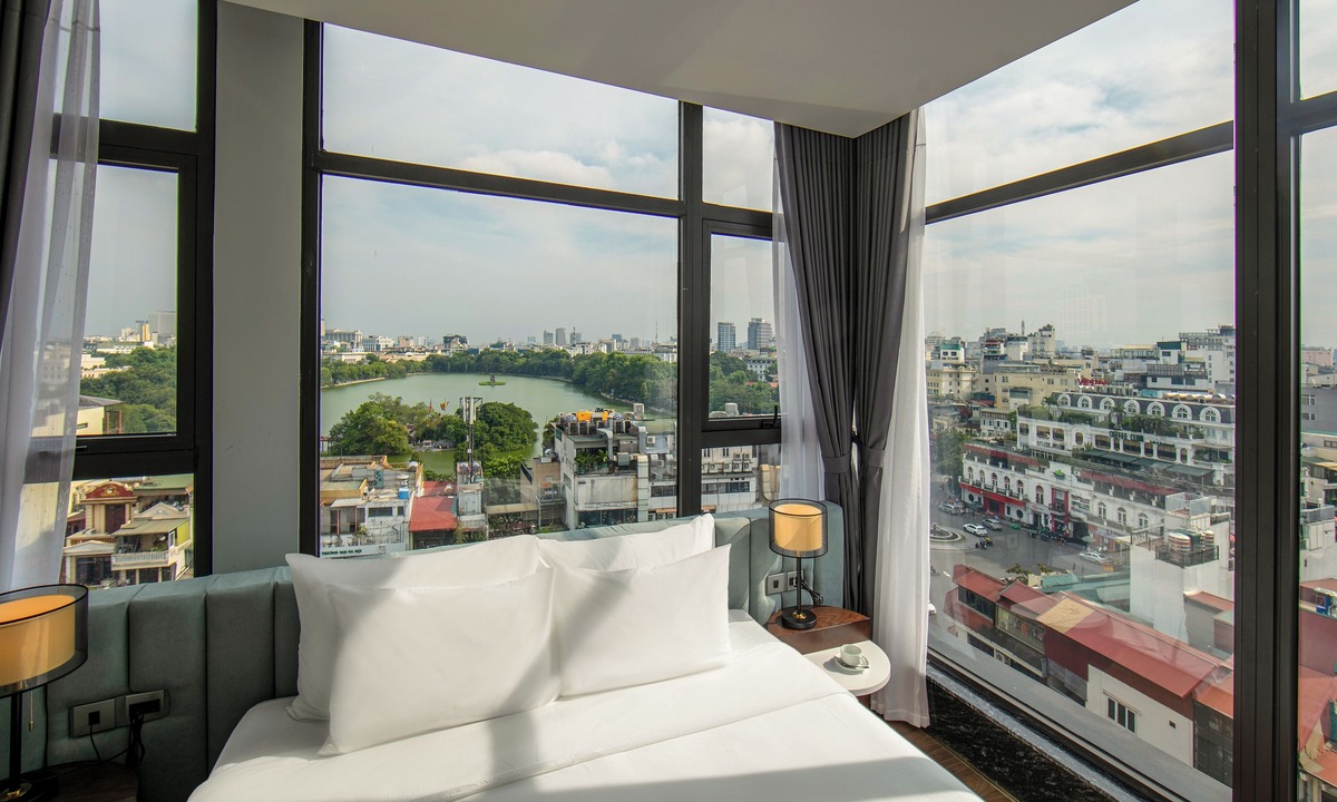Hang Bac Hotel | May De Ville Lakeside Hotel