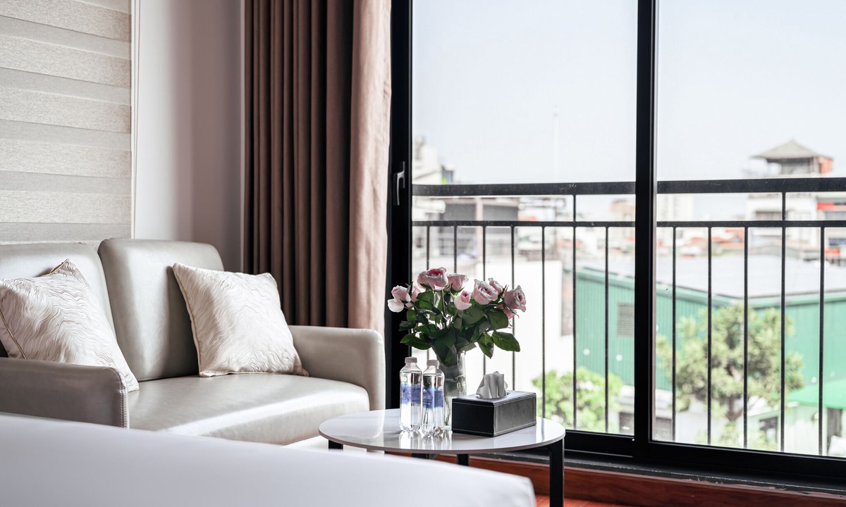 Ba Dinh Hotel | Luxe Paradise Suites Doi Can