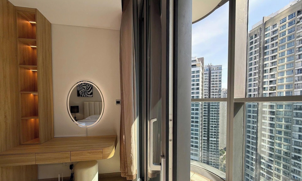 Hang Xanh Hotel | Landmark 81 Residences Luxury