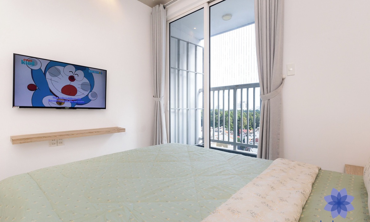 Phu Nhuan House | Luxury 2Brs Apt, Free Gym & Pool, 2km from Tan Son Nhat Airport