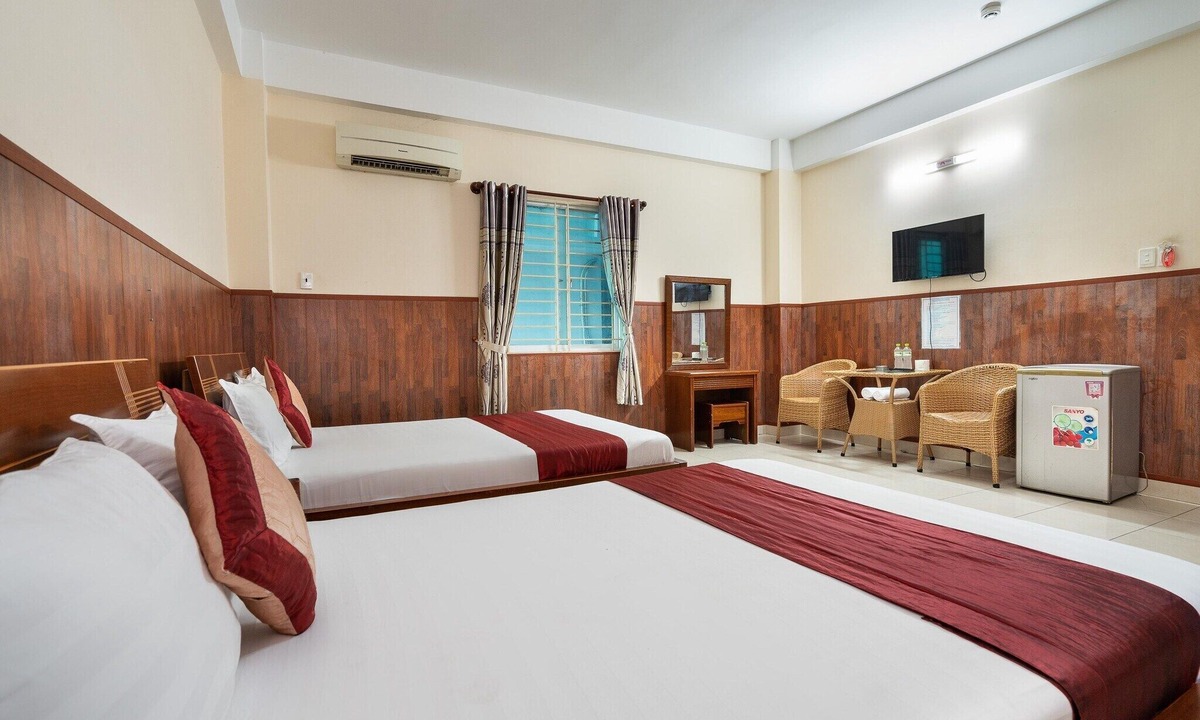 Binh Chanh House | Family-Oriented Stay at Hoang Hau, Vietnam