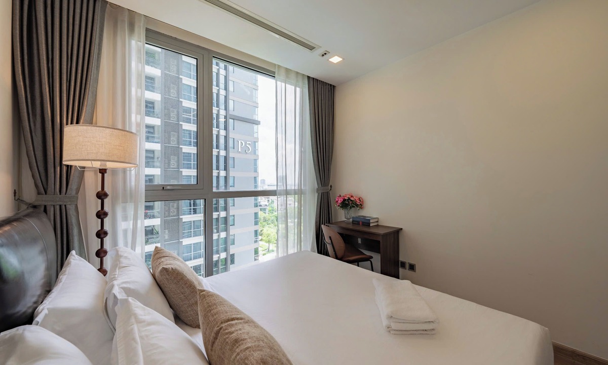 Hang Xanh Apartment | Vinhomes Central Park Apartment by Hava